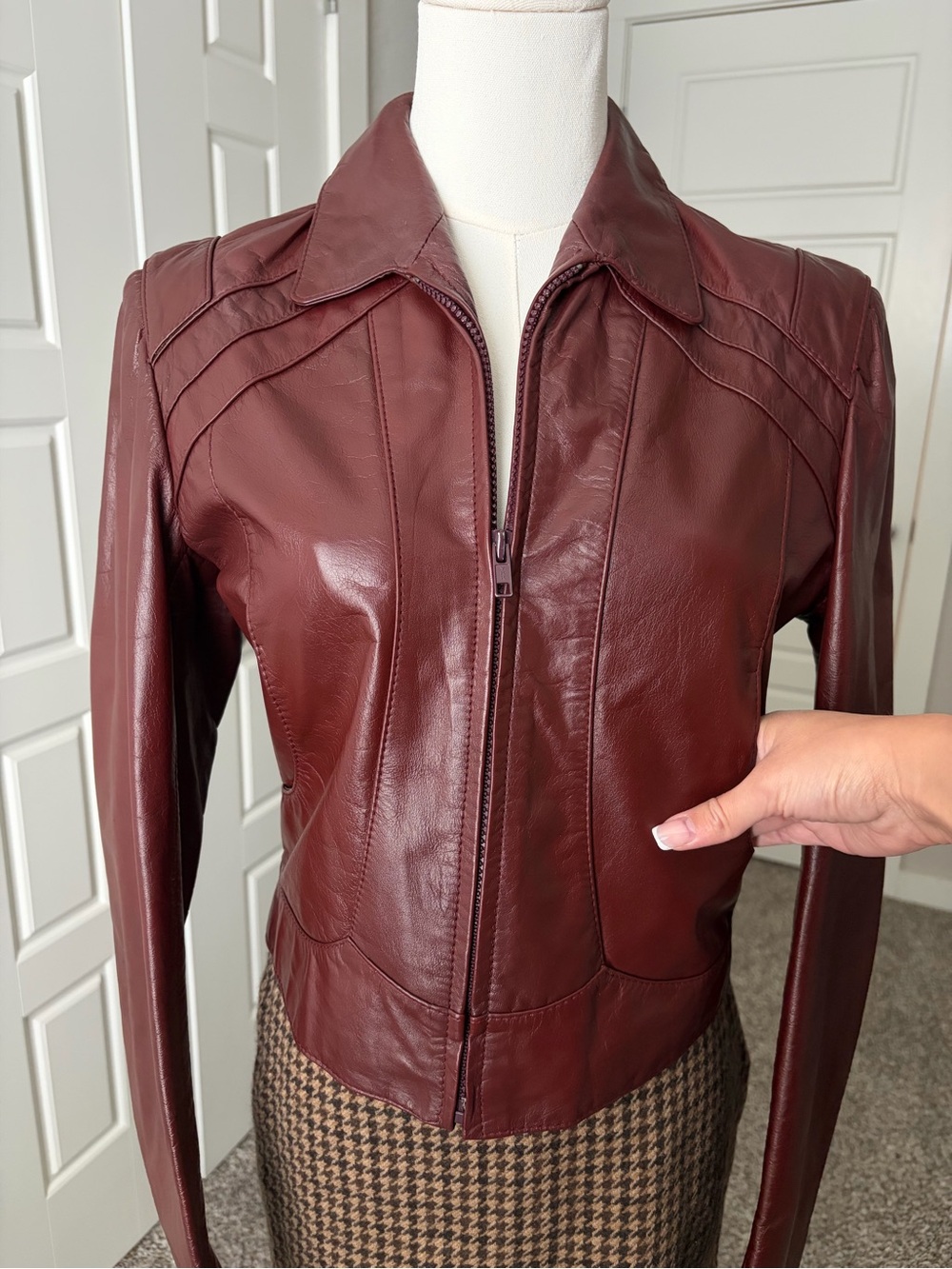 RARE 80s Wilsons Leather Burgundy Leather Jacket - Cropped Leather Jacket - Picture 4 of 5